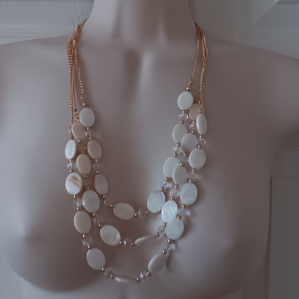 Multi Ring Shell Necklace - Picture 5 of 10